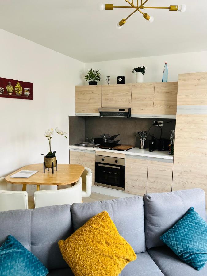Maisonnette Independante Au Calme 维泰勒 外观 照片