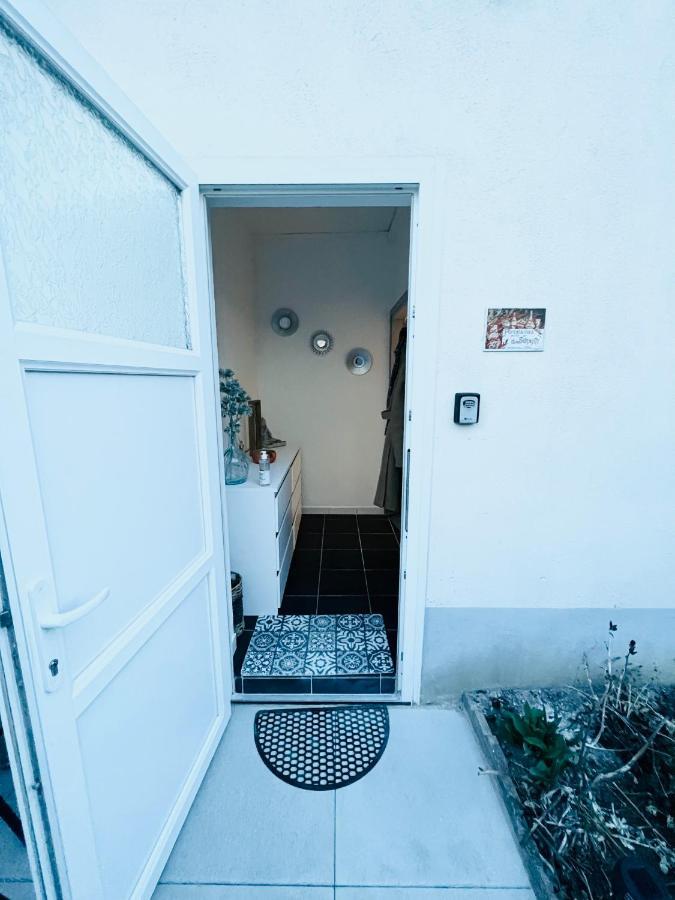 Maisonnette Independante Au Calme 维泰勒 外观 照片